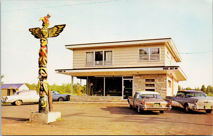 Totem Pole Restaurant - Old Postcard (newer photo)